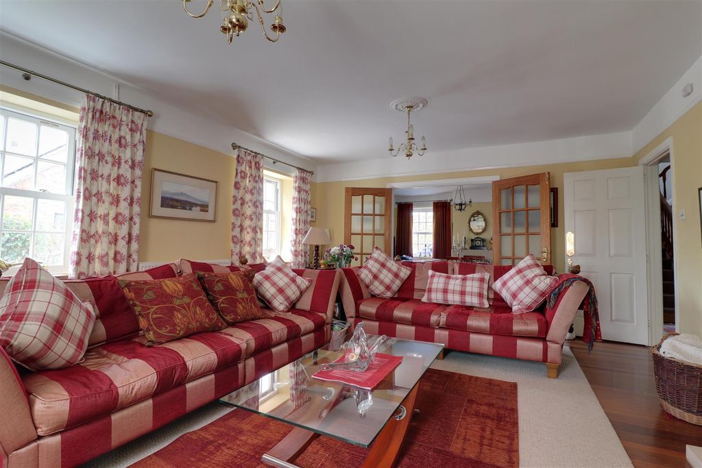 Property photo 2 of 35