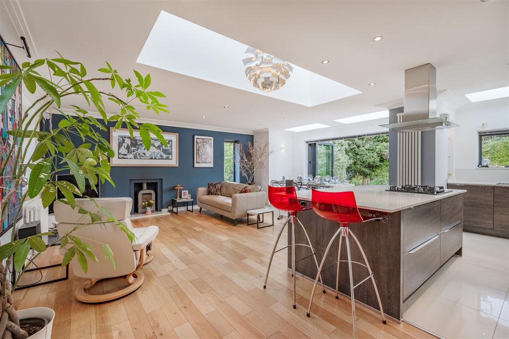 Property photo 3 of 32 Open Plan Kitchen/Reception