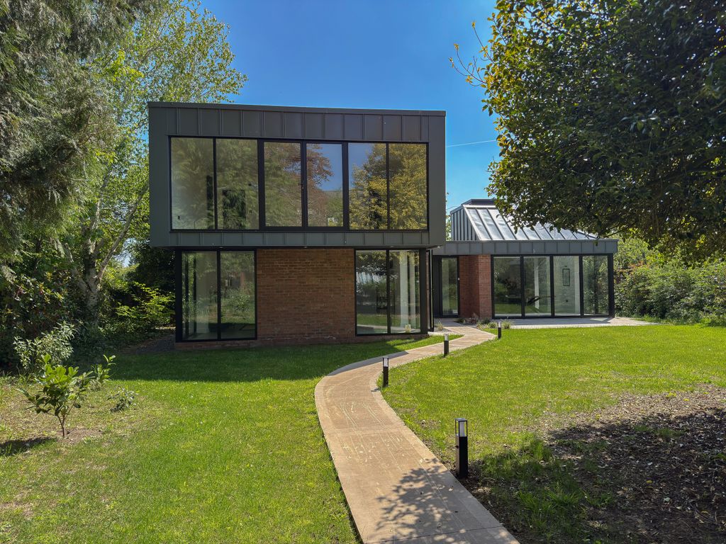 Property photo 1 of 29 Front