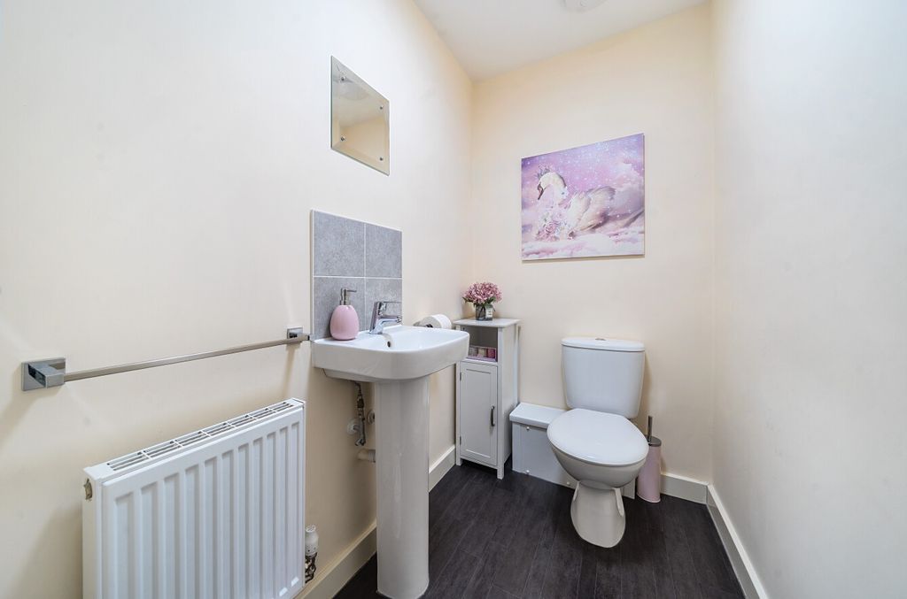 Property photo 3 of 9