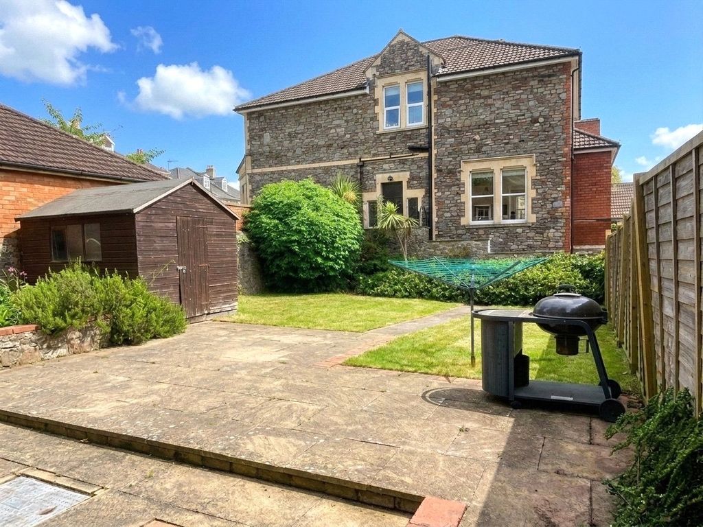 Property photo 3 of 23 Picture No. 52