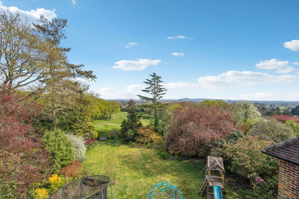 Property photo 2 of 26