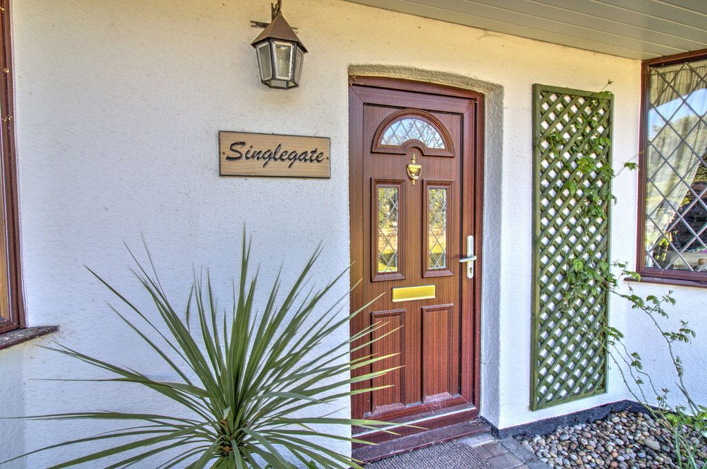 Property photo 3 of 25