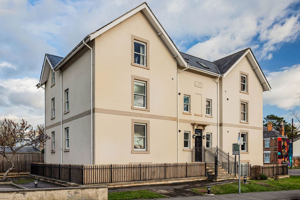 Property photo 1 of 19