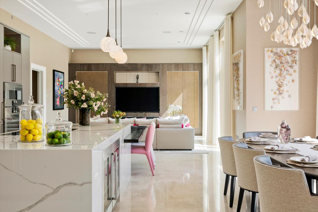 Property photo 3 of 24 Image