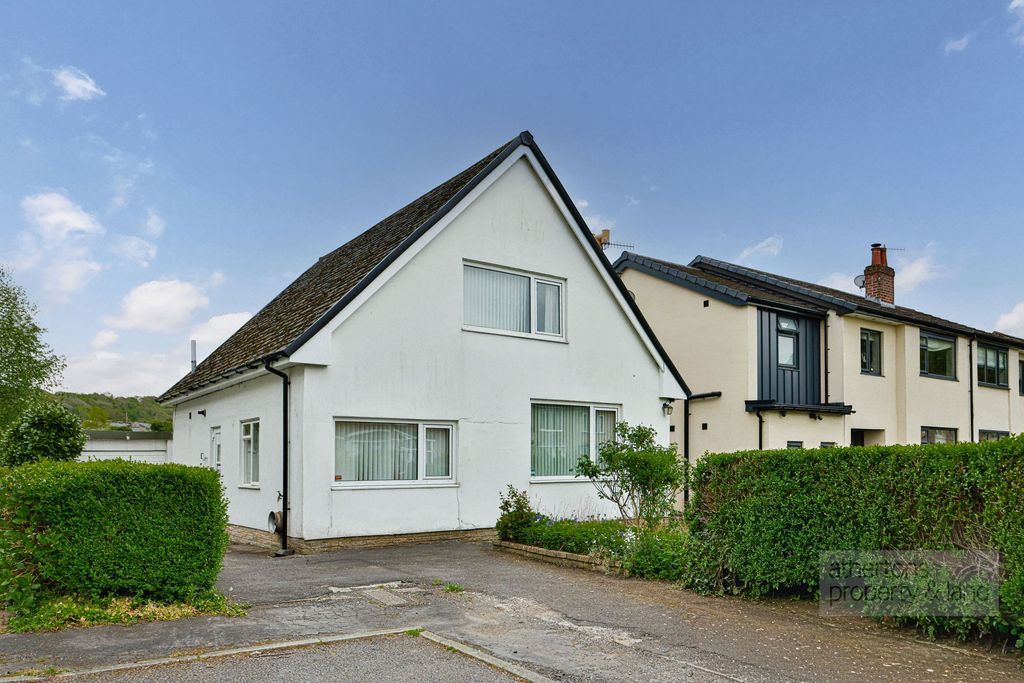 Property photo 1 of 33