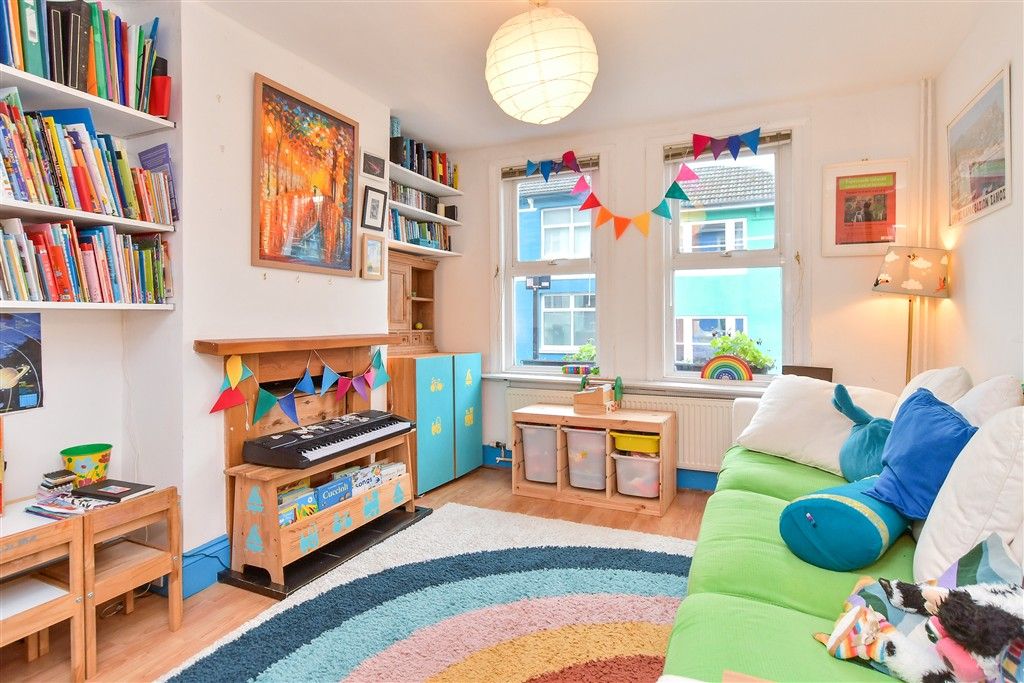 Property photo 1 of 13 Lounge