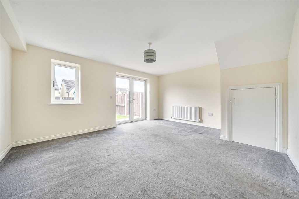 Property photo 2 of 18 Picture No. 14