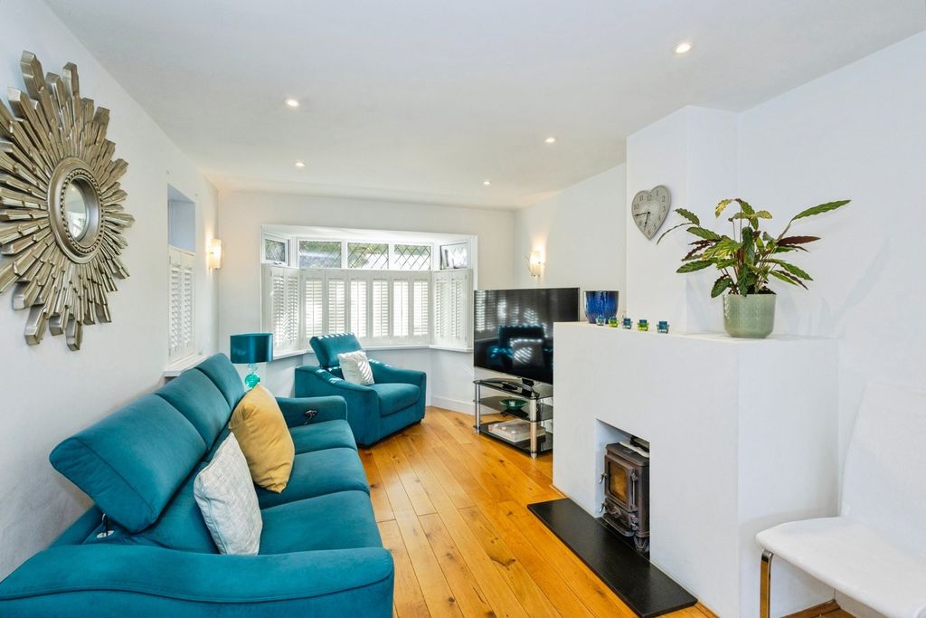 Property photo 2 of 16 Pbox-Img.Jpg