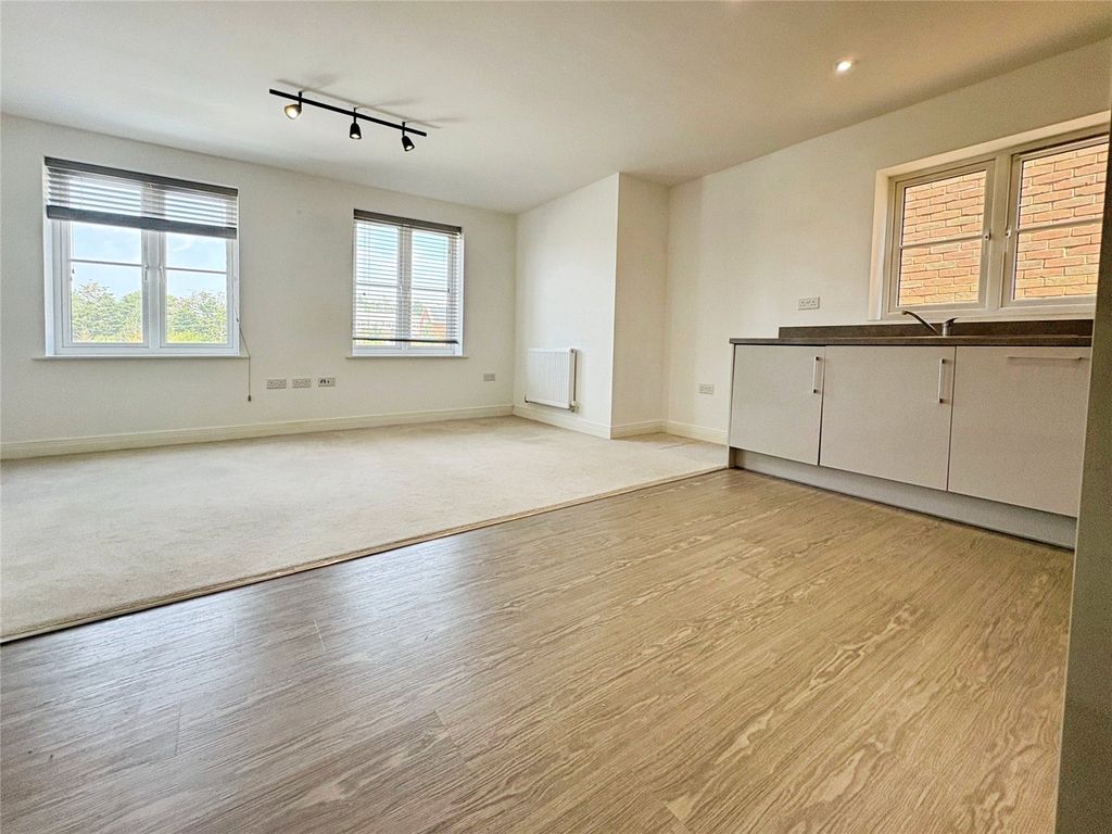 Property photo 3 of 10 Picture No. 05