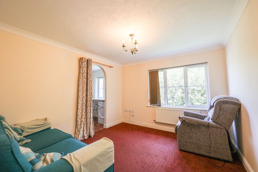 Property photo 2 of 11
