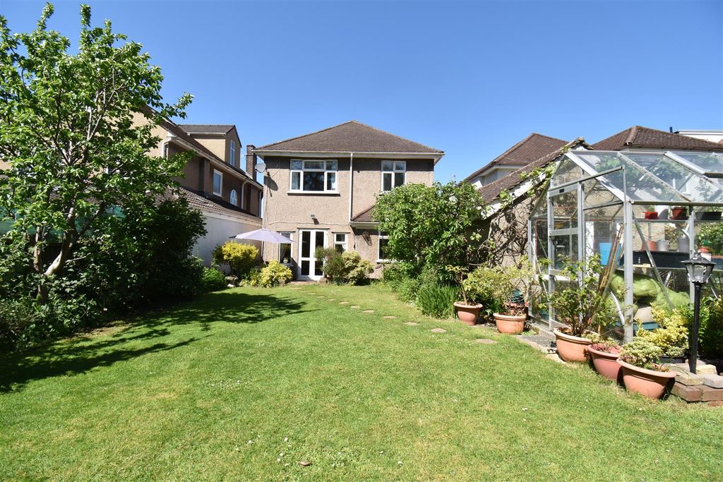 Property photo 2 of 19