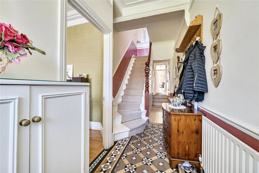 Property photo 2 of 22 Picture No. 17