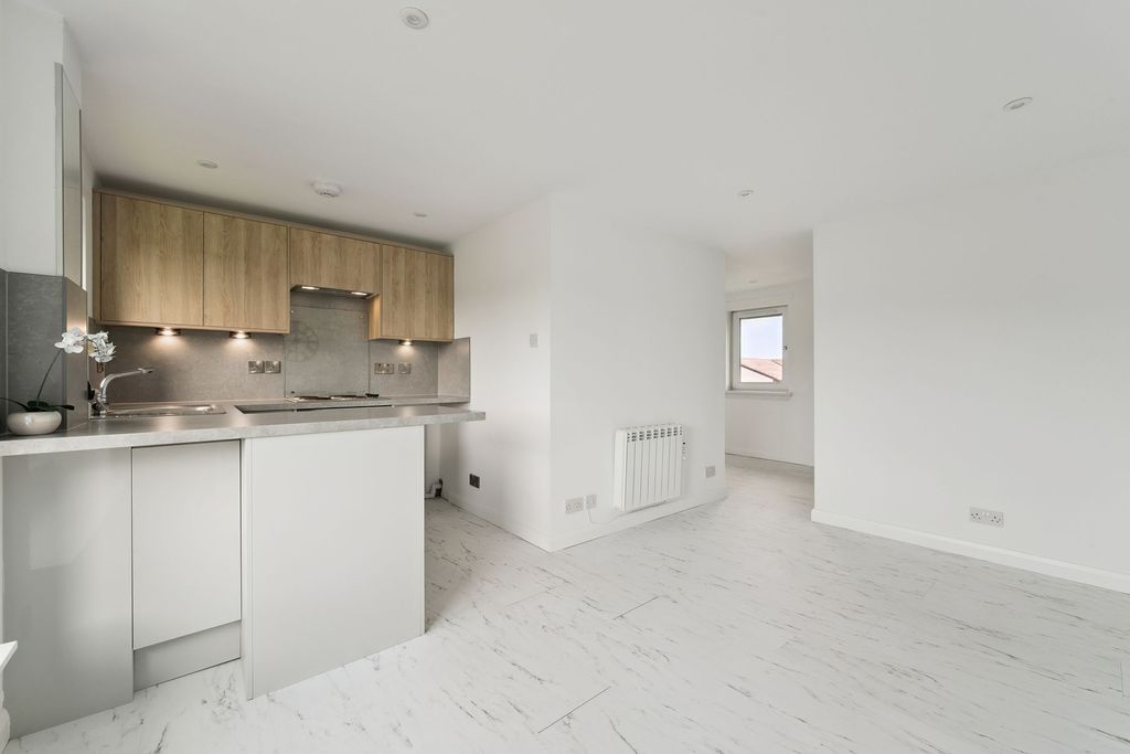 Property photo 1 of 12 Open Plan Livingroom/Kitchen