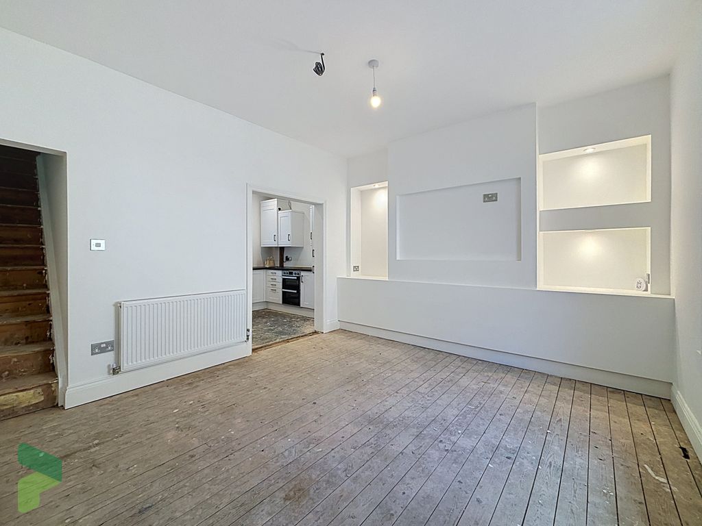 Property photo 3 of 19 Living Room