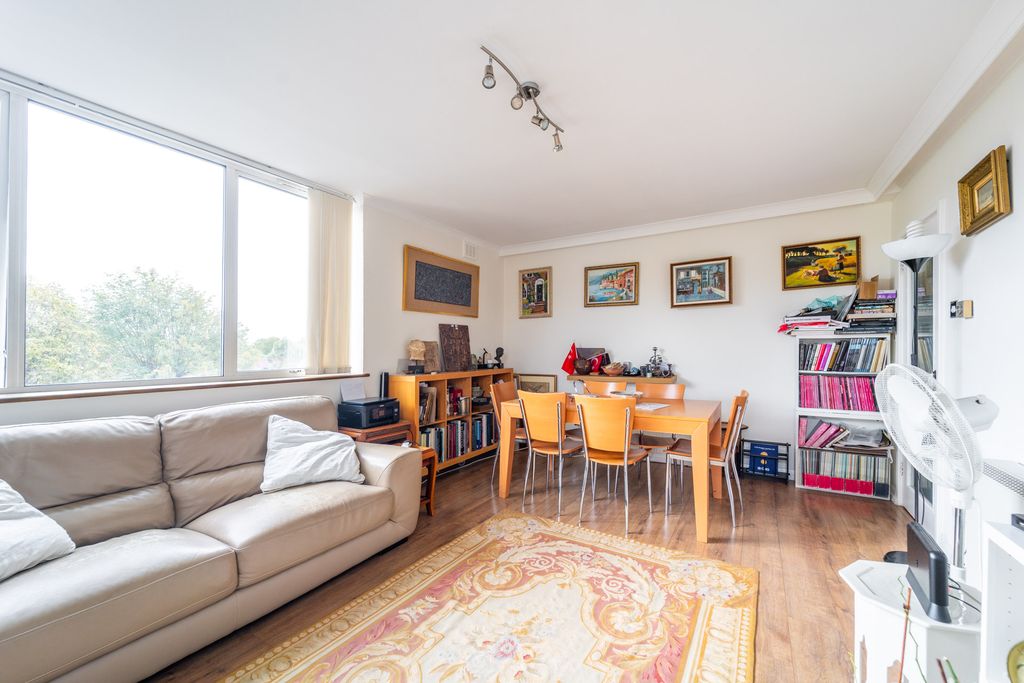 Property photo 2 of 9 Mba07423