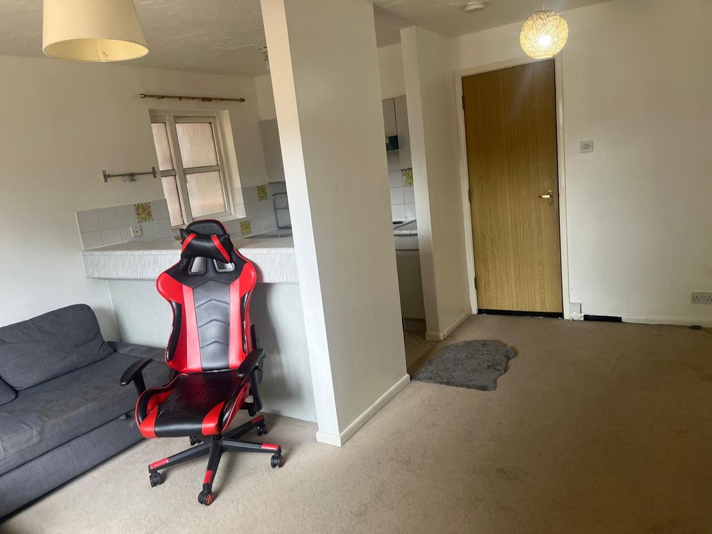 Property photo 3 of 13