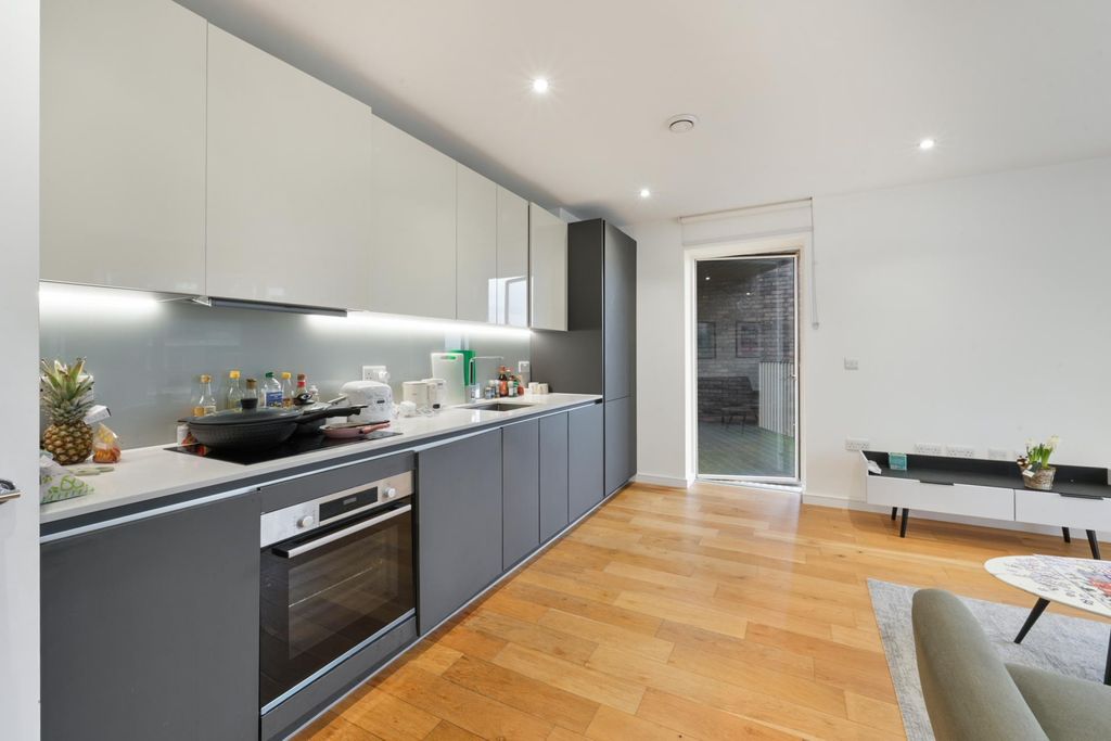 Property photo 3 of 16