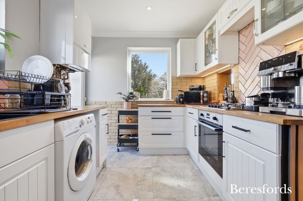 Property photo 2 of 20 Picture No. 15