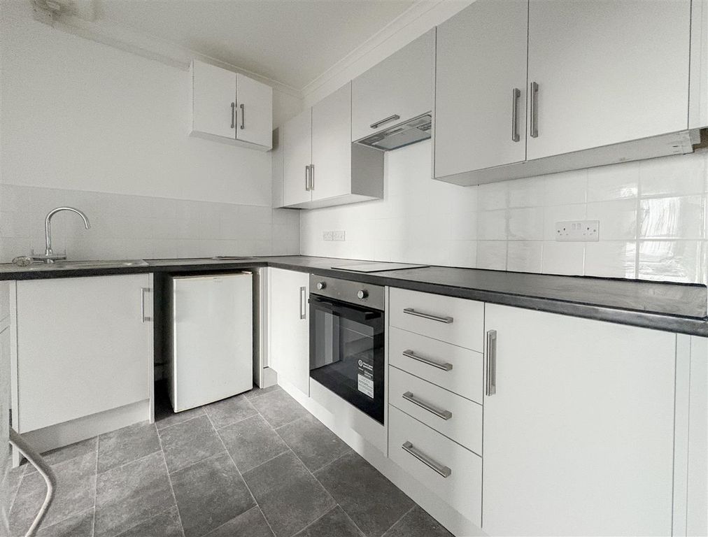 Property photo 2 of 15 Kitchen