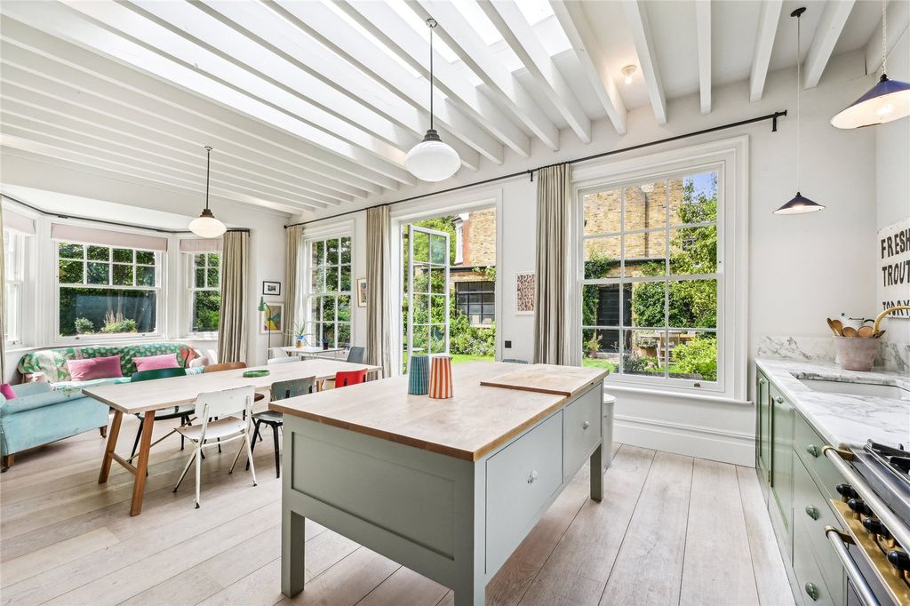 Property photo 2 of 21 Kitchen