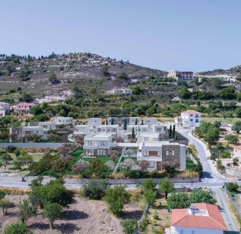 Property photo 1 of 1