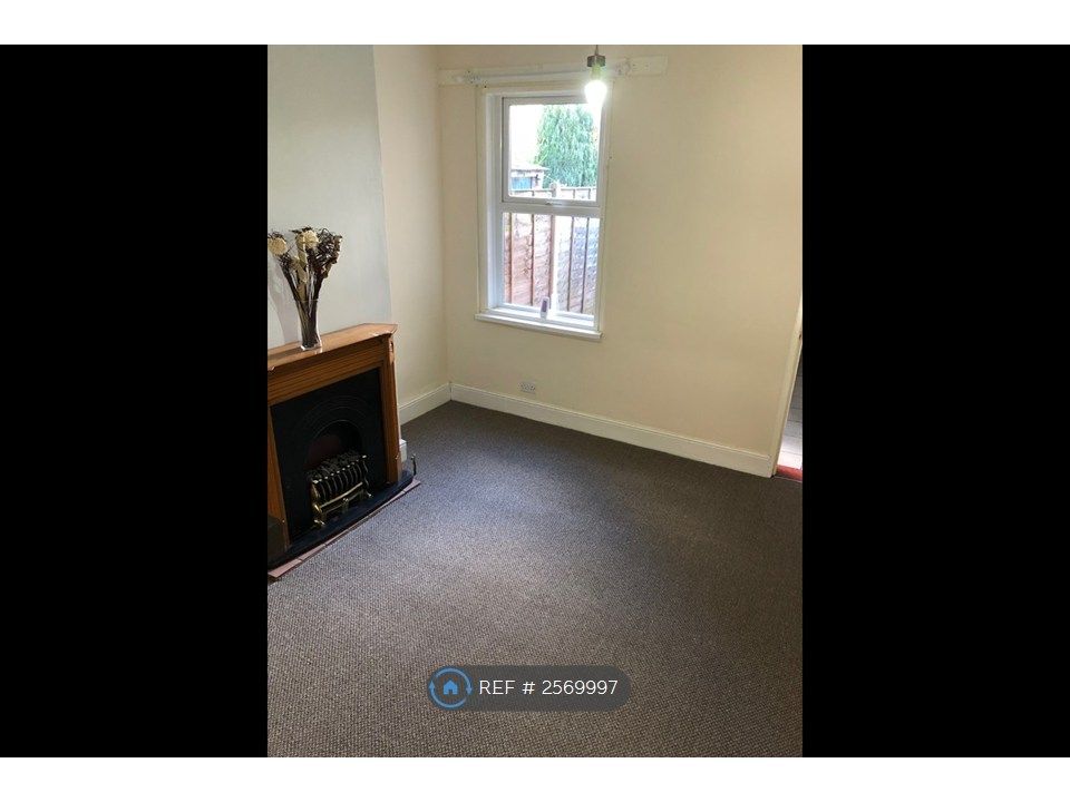 Property photo 3 of 12 Living Room