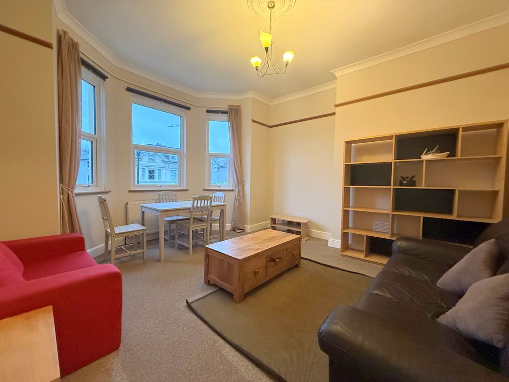 Property photo 3 of 7 Gallery