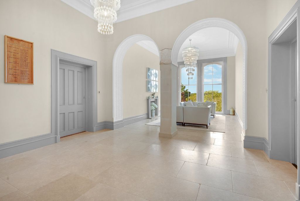 Property photo 2 of 19