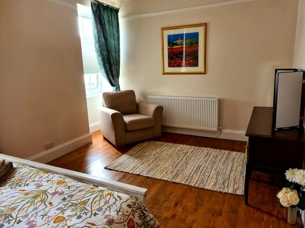 Additional image 9 of 6 bed end terrace house for saleHakin Point, Milford Haven SA73