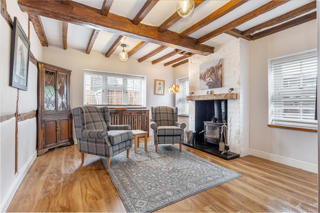 Property photo 3 of 48 Sittin-Gorom-1.Jpg