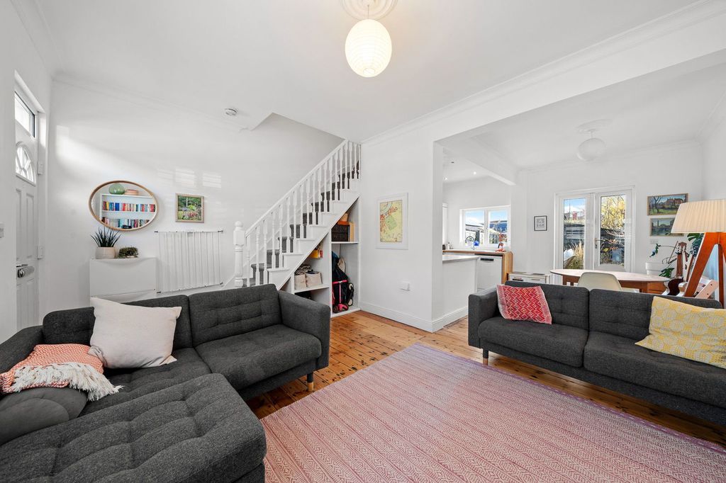 Property photo 3 of 24