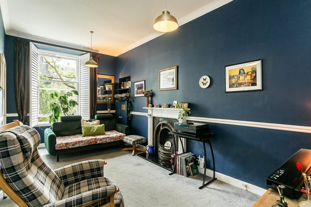Property photo 2 of 32