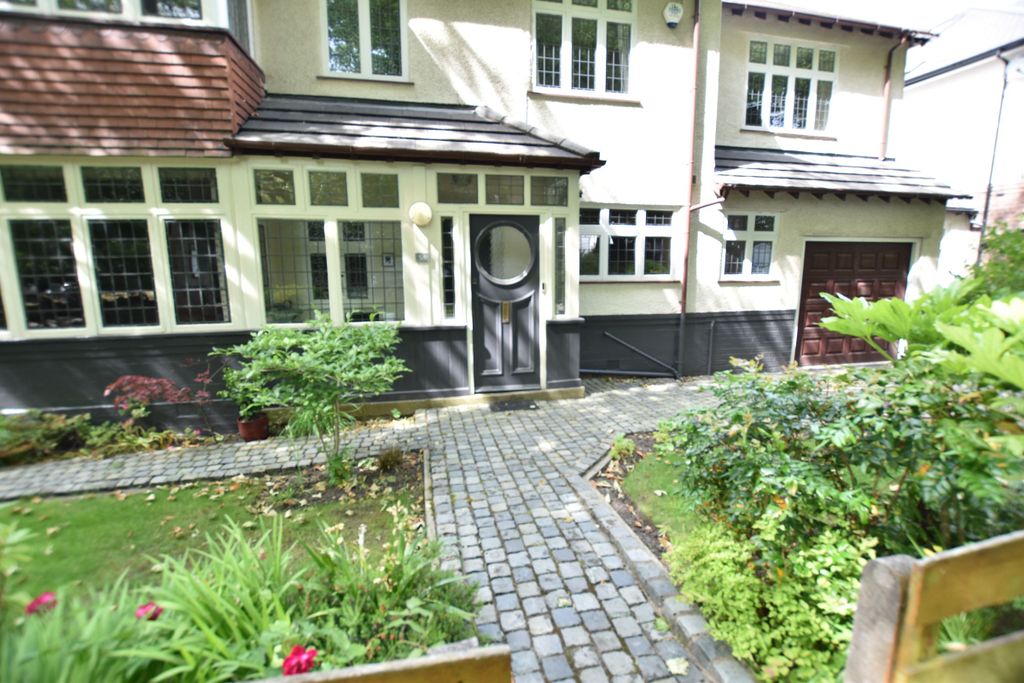 Property photo 2 of 33