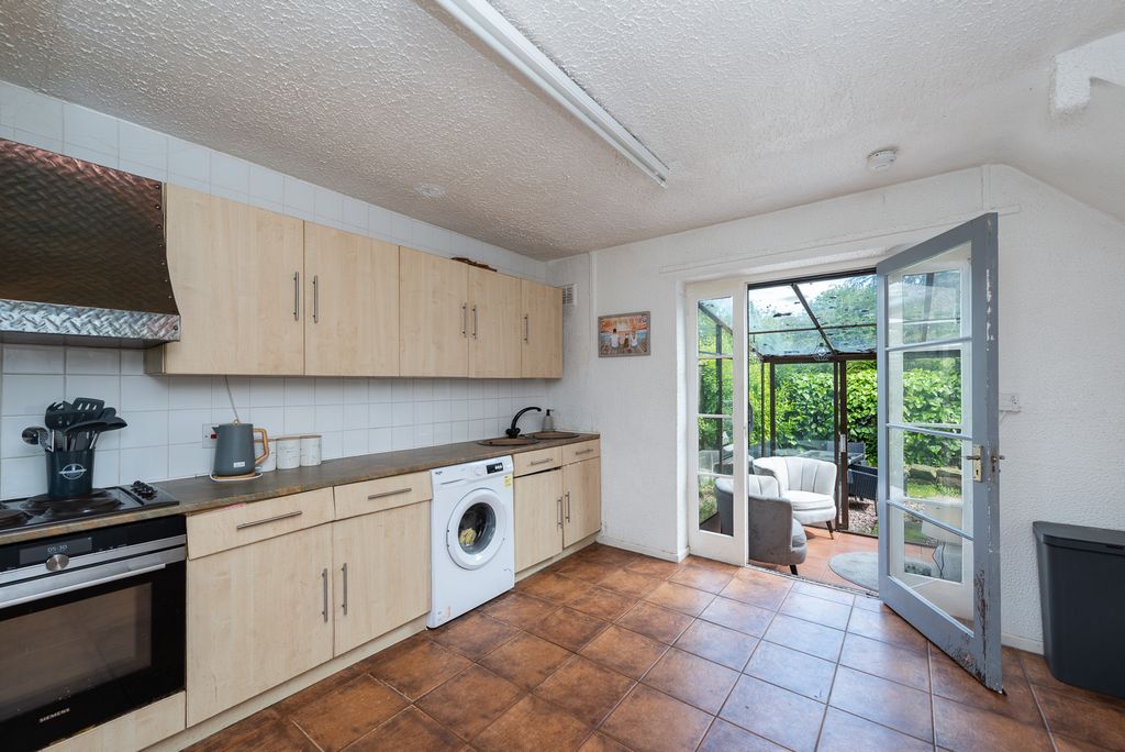 Property photo 2 of 21