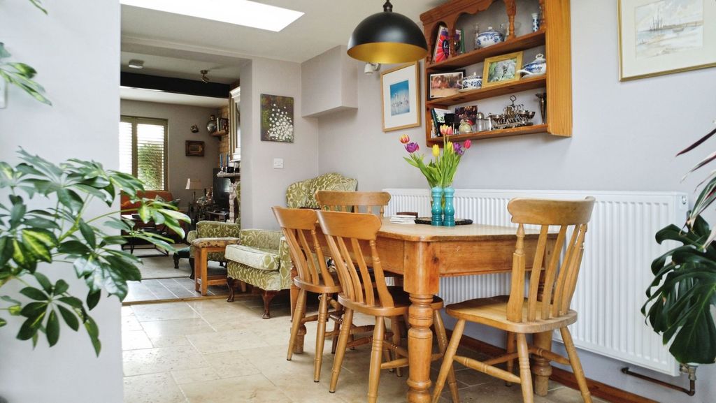 Property photo 3 of 35