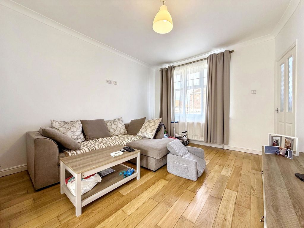 Property photo 2 of 20