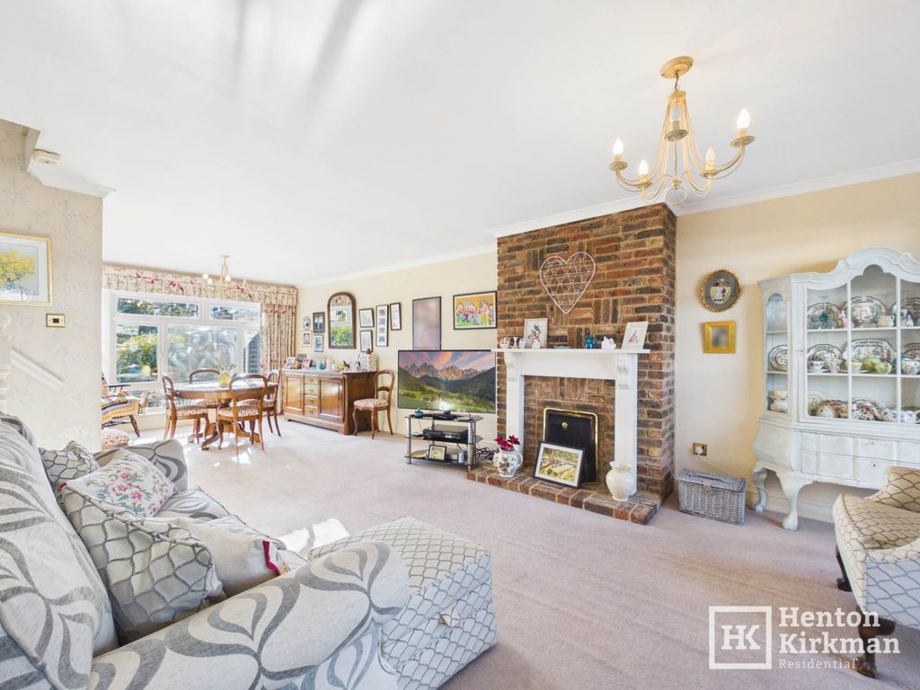 Property photo 3 of 19