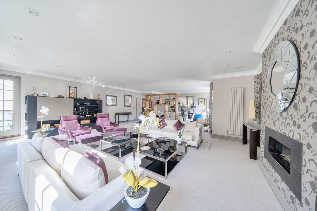 Property photo 3 of 19 1440455-11-69Dcb6...