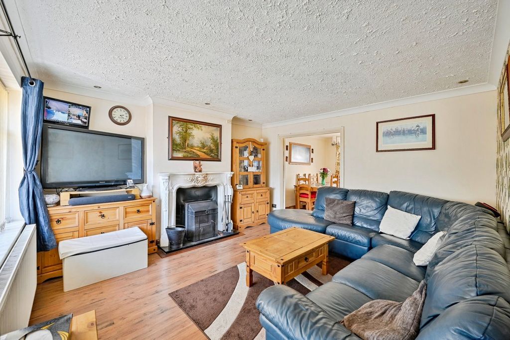 Property photo 2 of 19