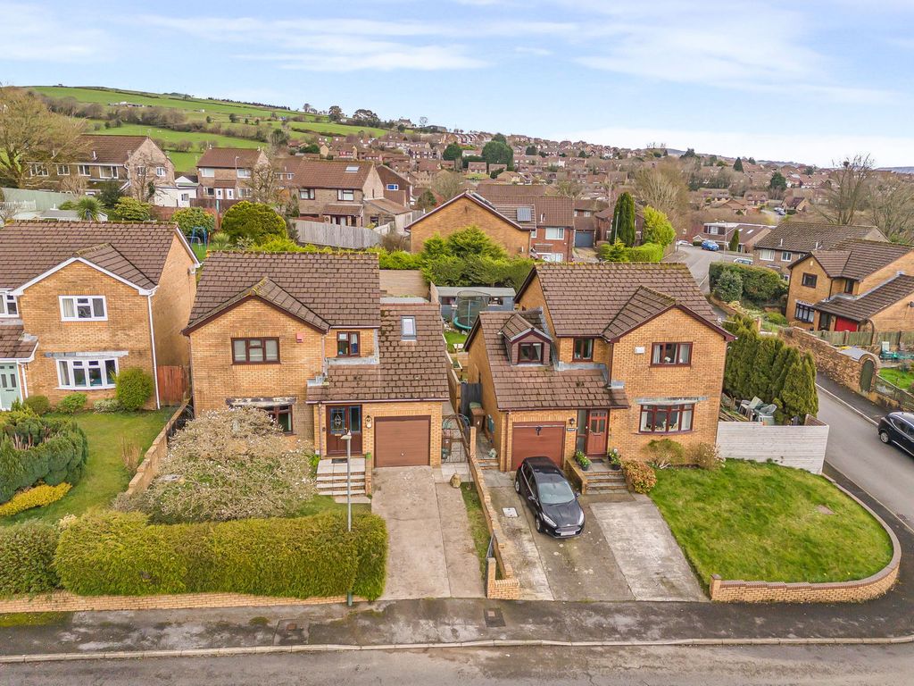 Property photo 2 of 46