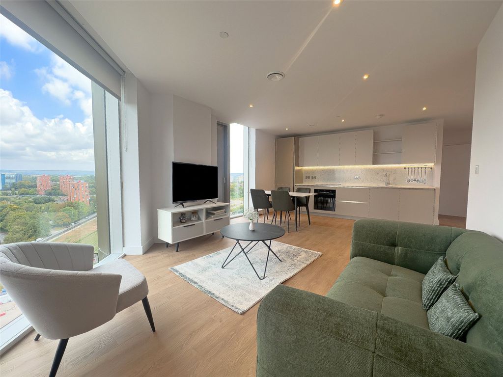 Property photo 2 of 21 Picture No. 35