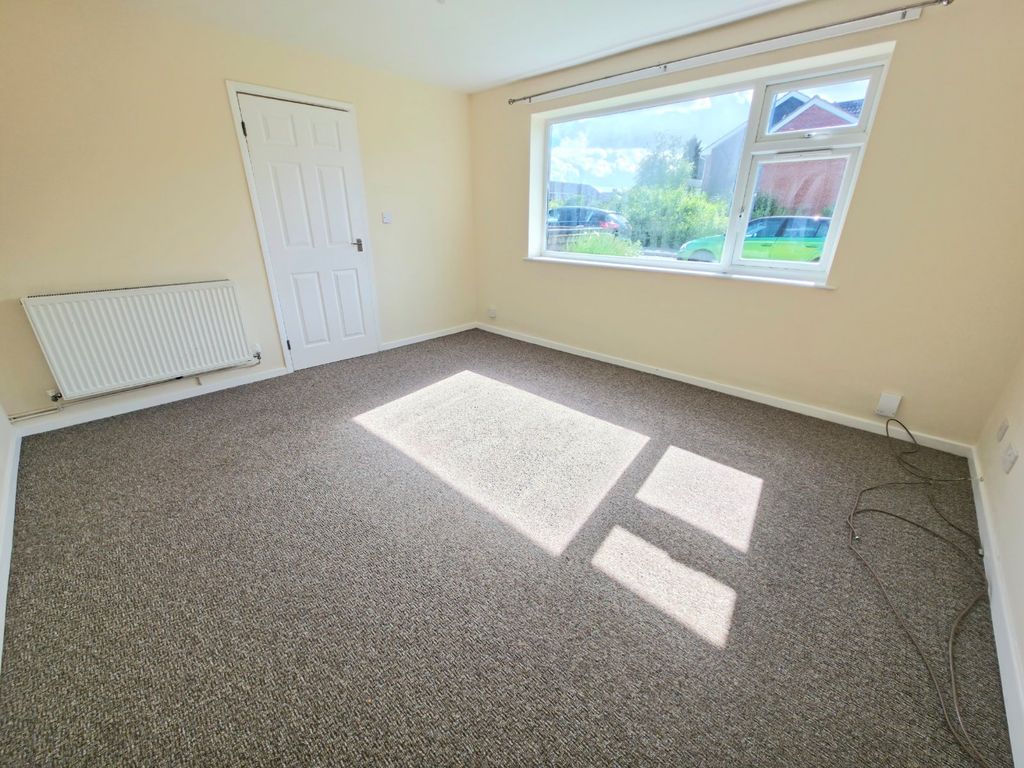 Property photo 2 of 14 Lounge