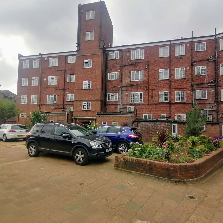 Property photo 2 of 11