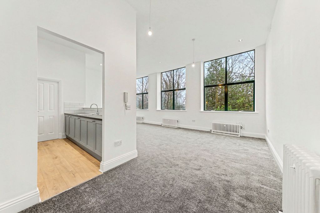 Property photo 2 of 14 Living Room