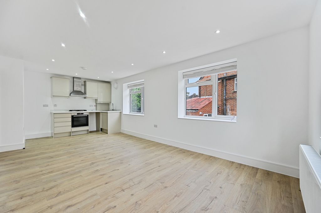 Property photo 1 of 7 6