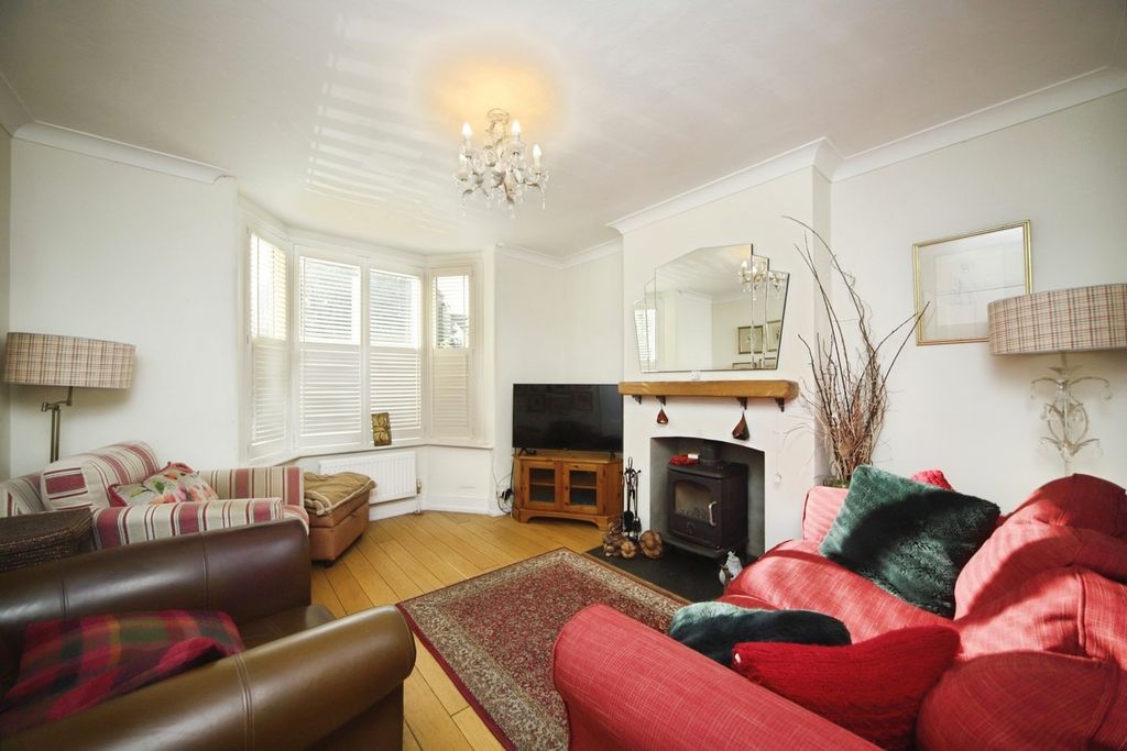 Property photo 2 of 18