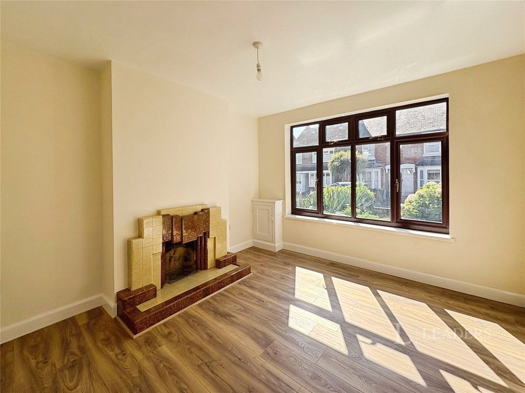 Property photo 2 of 13 Picture No. 31