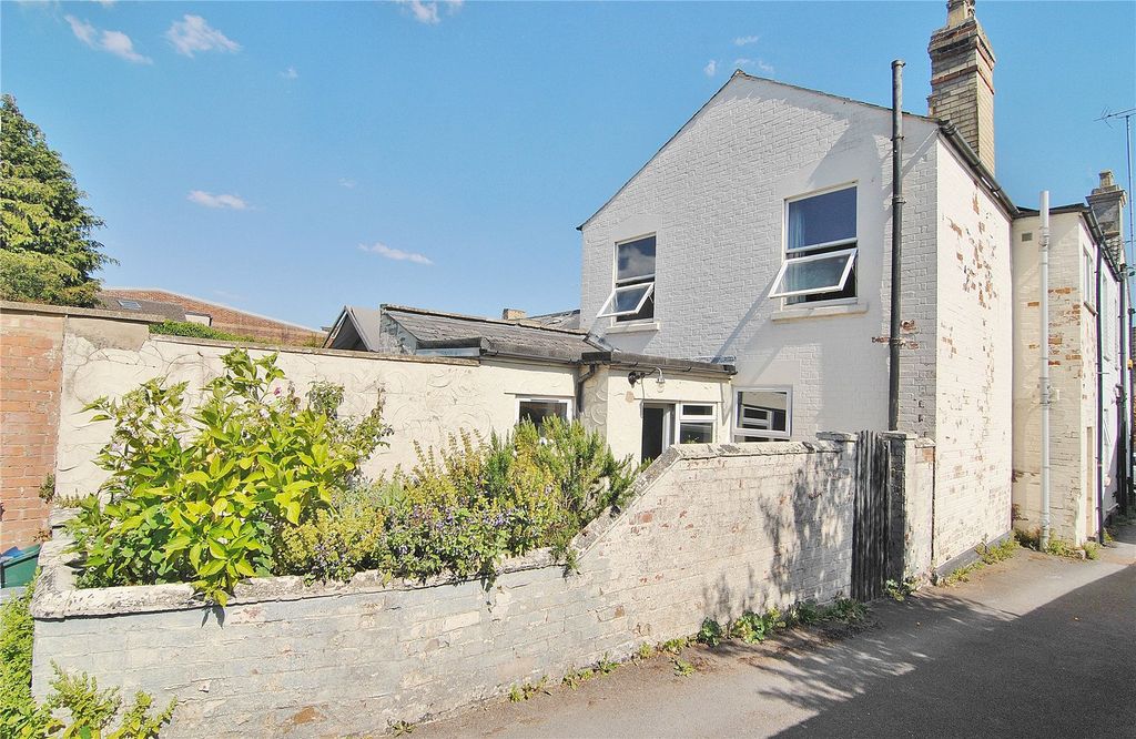 Property photo 2 of 17 Picture No. 13