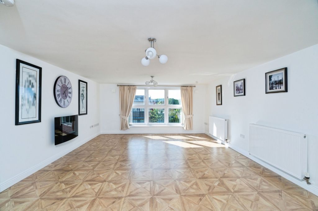 Property photo 2 of 13 Image 1
